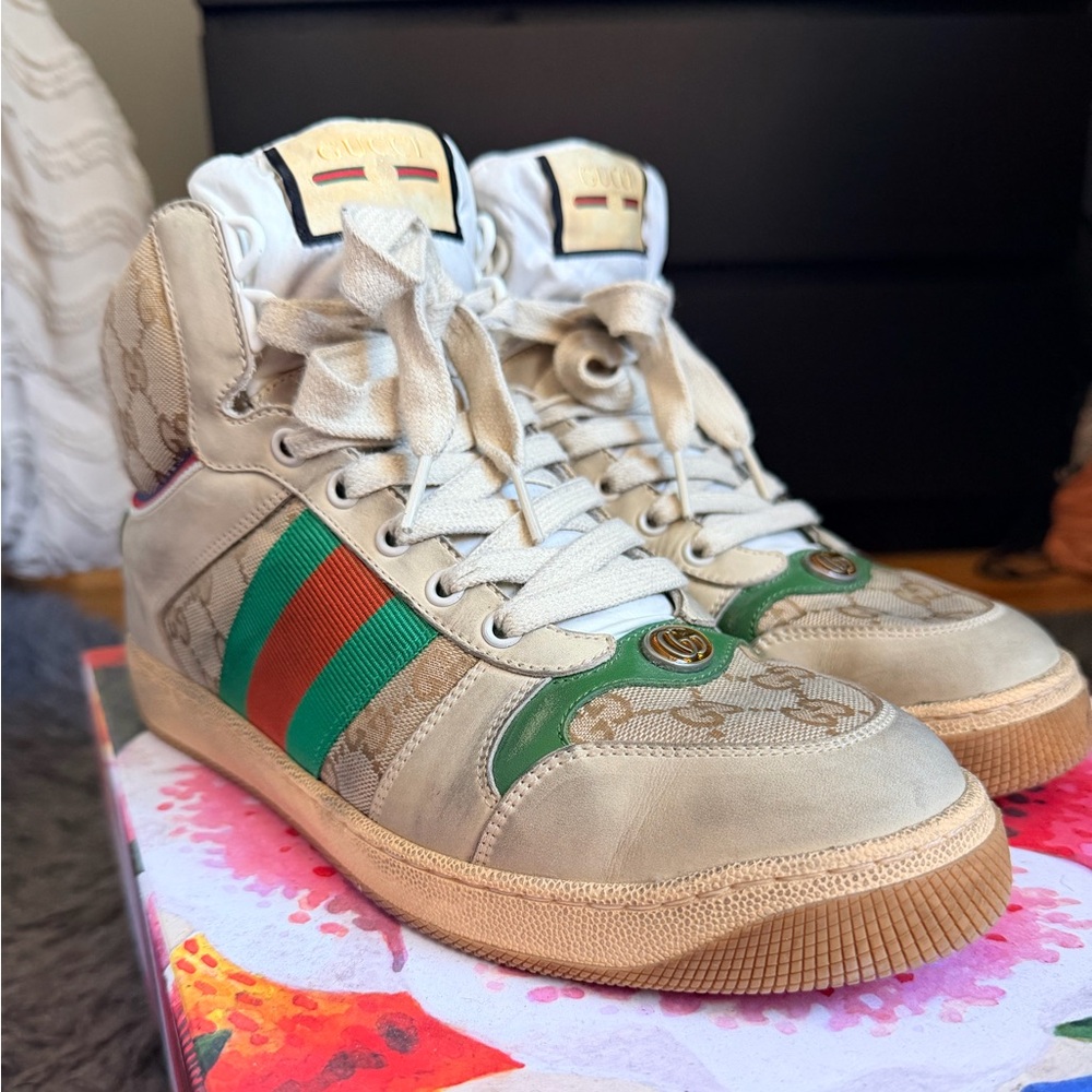 Gucci Beige High-Tops with Green and Red Accents